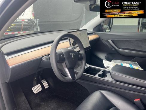 Used 2021 Tesla Model Y Performance image 15