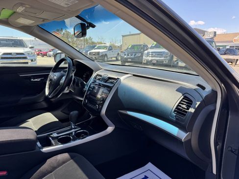 Used 2013 Nissan Altima 3.5 SV FWD image 34