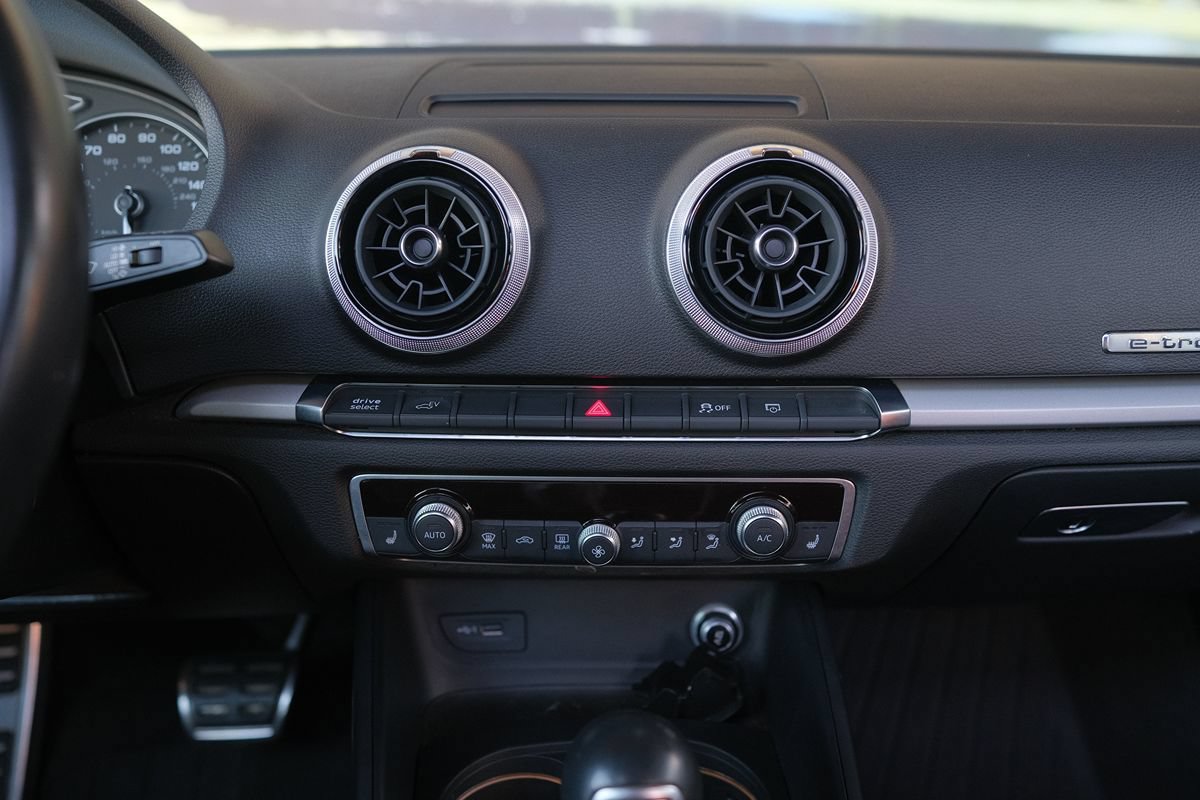 Used 2018 Audi A3 e-tron Premium FWD image 23