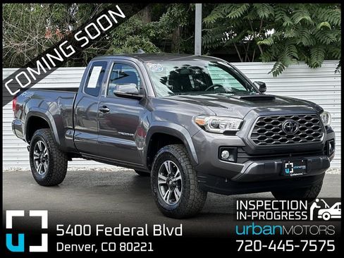 Used 2017 Toyota Tacoma TRD Sport w/ Tow Package (A/T) AWD/4WD image 1