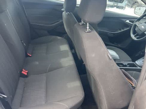 Used 2016 Ford Focus SE w/ SE Power Seat Package image 16