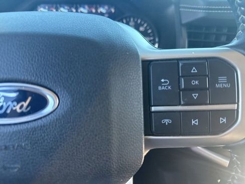 Used 2024 Ford Expedition XLT image 17