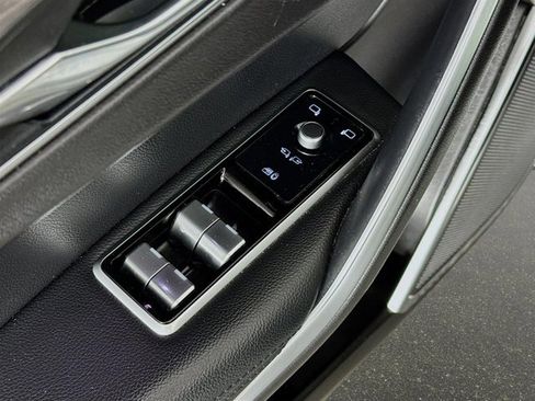 Used 2023 Jaguar F-PACE S image 20