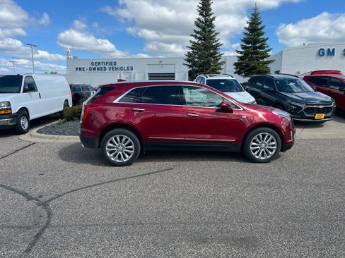 Used 2019 Cadillac XT5 Premium Luxury AWD/4WD image 2