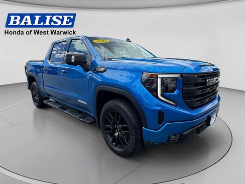Used 2023 GMC Sierra 1500 Elevation w/ Elevation Premium Package AWD/4WD image 3