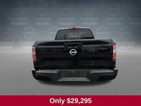 Used 2025 Nissan Frontier SV image 4