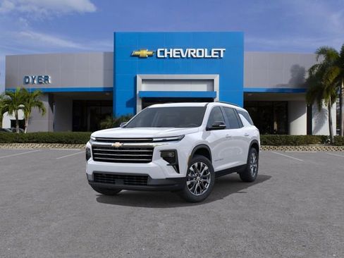 New 2026 Chevrolet Traverse LT image 9
