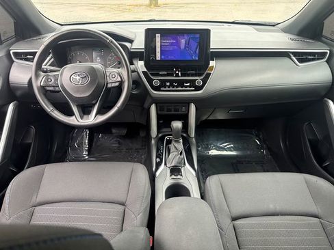 Certified 2024 Toyota Corolla Cross SE image 25