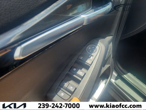 Certified 2024 Kia Seltos EX FWD image 23
