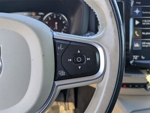 Used 2019 Volvo XC60 T6 Momentum w/ Multimedia Package image 25