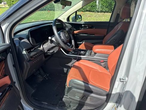 Used 2024 Kia Carnival SX FWD image 10