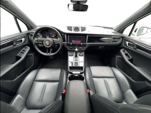 Used 2023 Porsche Macan AWD/4WD image 39