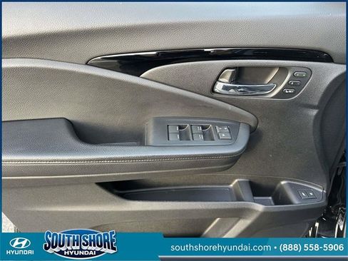 Used 2021 Honda Pilot Touring image 17