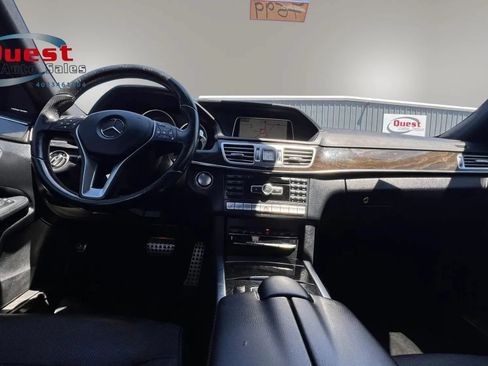 Used 2015 Mercedes-Benz E 400 Sedan w/ Driver Assistance Package image 30