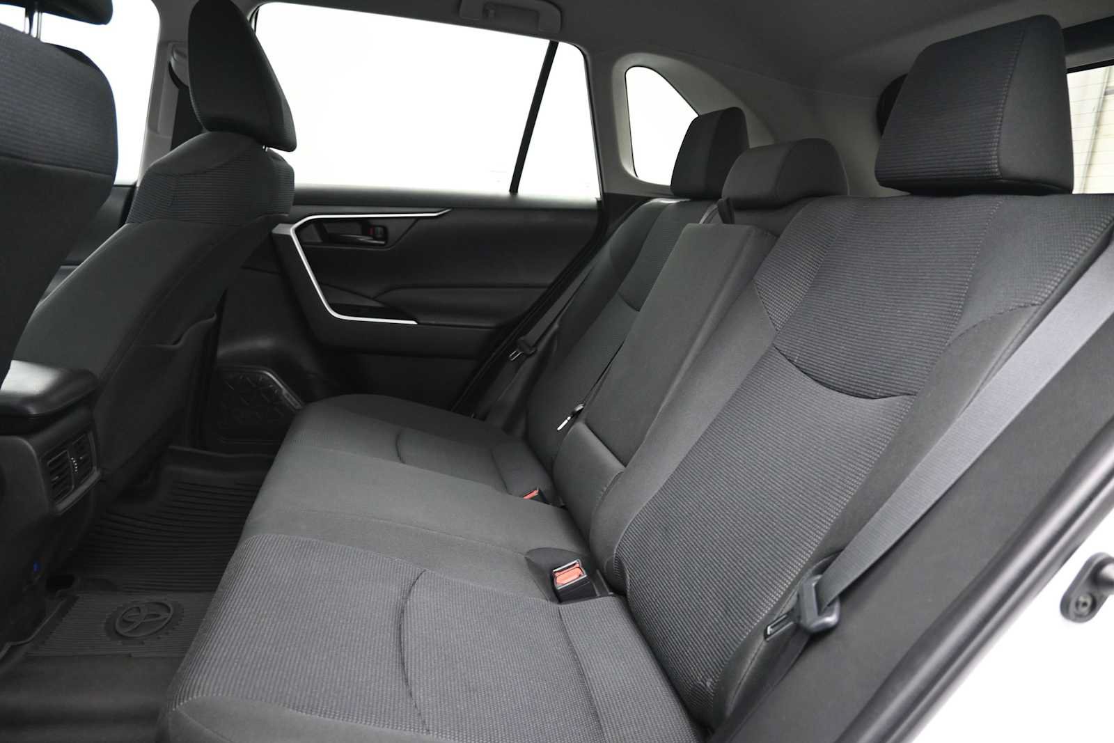 Used 2023 Toyota RAV4 LE AWD/4WD image 13