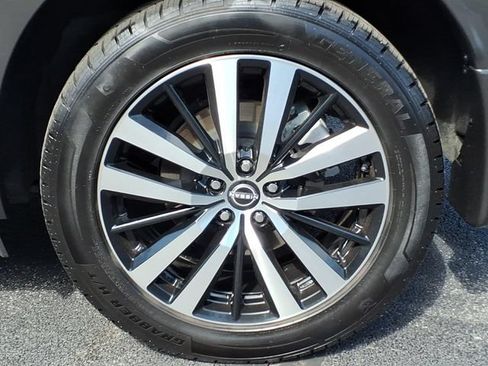 Used 2023 Nissan Pathfinder Platinum w/ Cargo Package AWD/4WD image 12