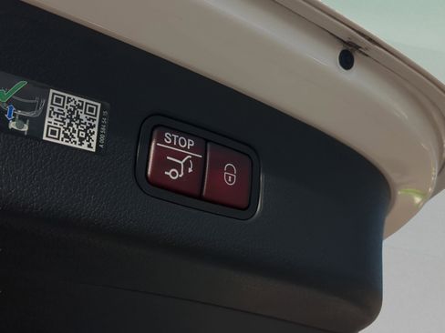 Certified 2025 Mercedes-Benz GLC 300 4MATIC image 11