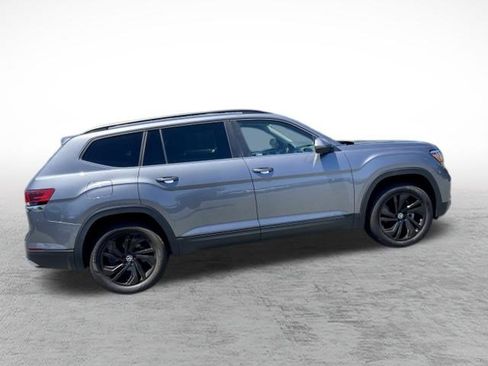 Used 2023 Volkswagen Atlas SE w/ Black Wheel Package AWD/4WD image 7