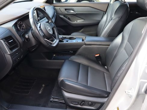 Used 2023 Nissan Rogue SV w/ SV Premium B Package FWD image 16