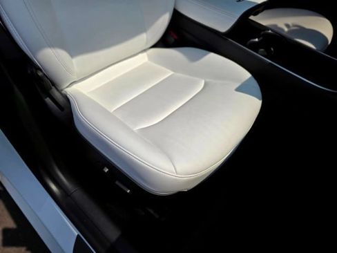 Used 2020 Tesla Model Y Long Range AWD/4WD image 34