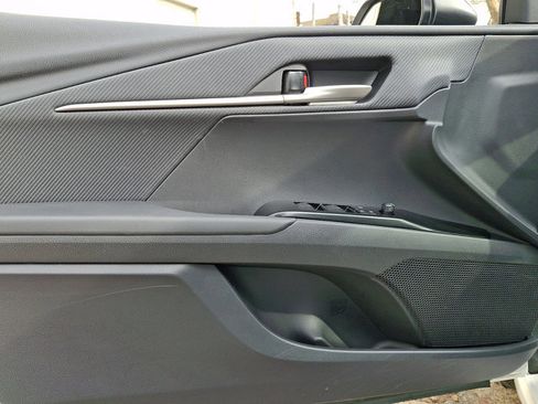 Used 2025 Toyota Camry SE w/ Convenience Package image 13