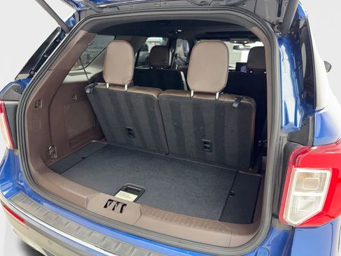 Used 2021 Ford Explorer King Ranch w/ Premium Technology Package image 78