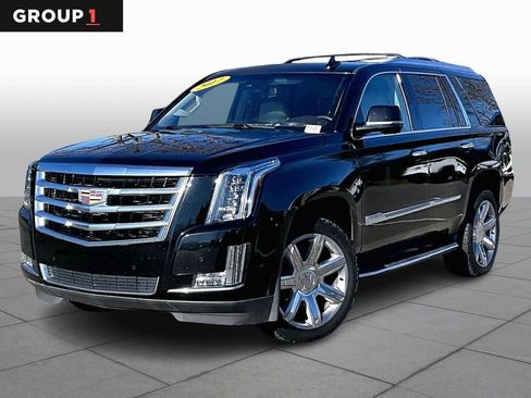 Used 2017 Cadillac Escalade Luxury image 1