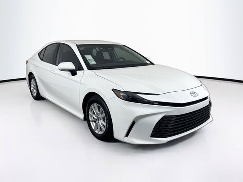 Used 2025 Toyota Camry LE w/ Convenience Package FWD image 10