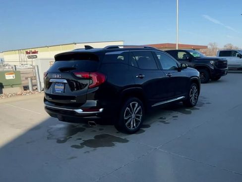 Used 2018 GMC Terrain Denali w/ Advanced Safety Package AWD/4WD image 8