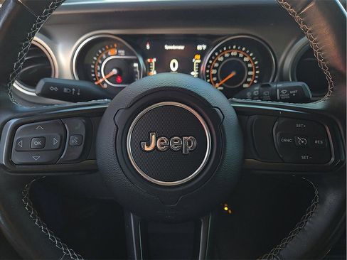 Used 2021 Jeep Wrangler Unlimited Sport image 19