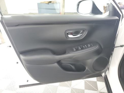 Certified 2024 Honda HR-V LX image 27
