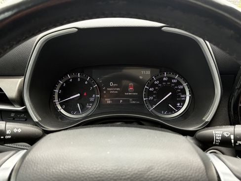 Used 2020 Toyota Highlander XLE FWD image 24