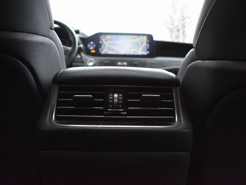 Used 2021 Lexus LS 500 AWD image 30