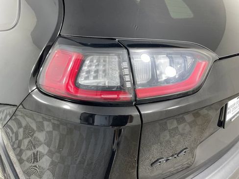 Used 2021 Jeep Cherokee Latitude Plus AWD/4WD image 20