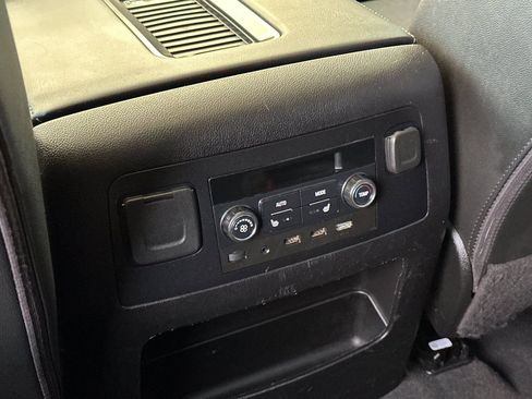 Used 2020 Chevrolet Suburban Premier image 14