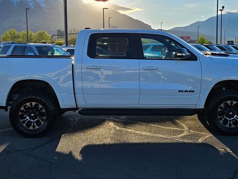 Used 2022 RAM 1500 Laramie AWD/4WD image 2