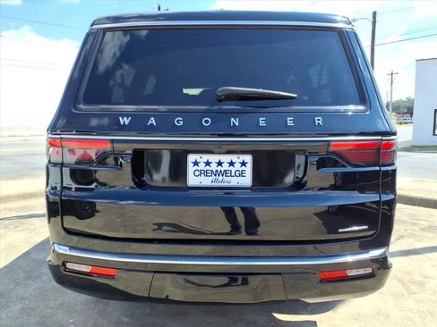 Used 2024 Jeep Wagoneer L Series III w/ Flexible Seating Group image 2