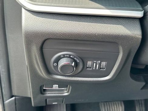 Used 2023 Jeep Grand Cherokee Altitude AWD/4WD image 24