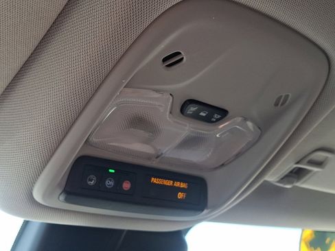 Used 2024 Chevrolet TrailBlazer LT image 32