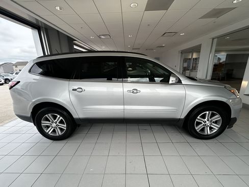 Used 2015 Chevrolet Traverse LT FWD image 6