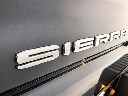 Used 2022 GMC Sierra 1500 SLT w/ SLT Premium Package image 31
