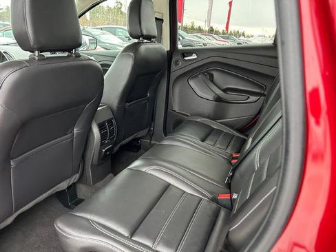 Used 2019 Ford Escape Titanium image 14