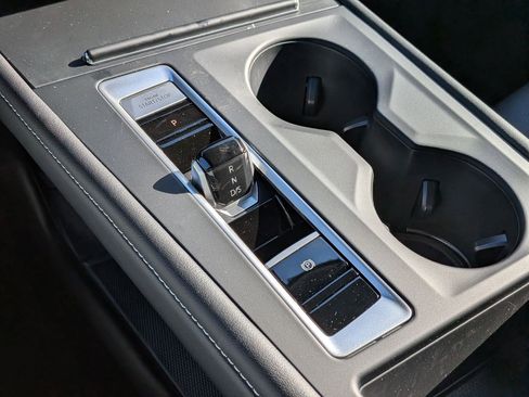 New 2026 Volkswagen Atlas SE image 24