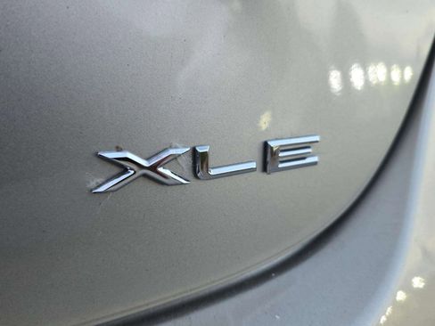 Used 2018 Toyota Avalon XLE Premium image 44