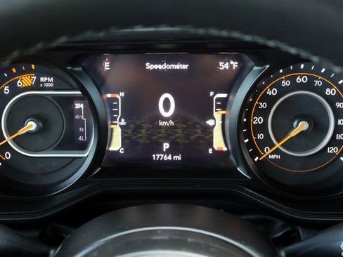 Used 2025 Jeep Wrangler Unlimited Rubicon image 34