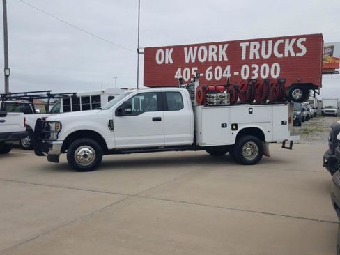 Used 2018 Ford F350 XL w/ Power Equipment Group AWD/4WD image 2