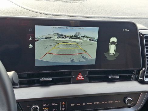 Used 2025 Kia Sportage EX image 16