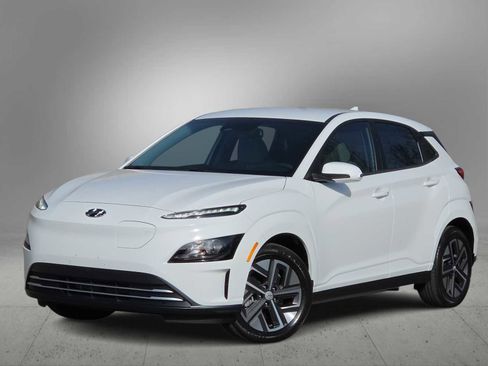 Used 2023 Hyundai Kona SE image 1