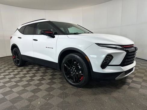 Used 2023 Chevrolet Blazer LT w/ Convenience Package image 2