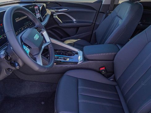 New 2025 Audi Q5 Premium image 8